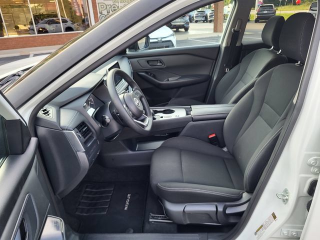 Used 2024 Nissan Rogue S FWD image 10