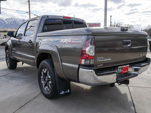 Used 2011 Toyota Tacoma 4x4 Double Cab w/ SR5 Pkg #2 image 6