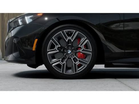 New 2026 BMW 550e xDrive image 7