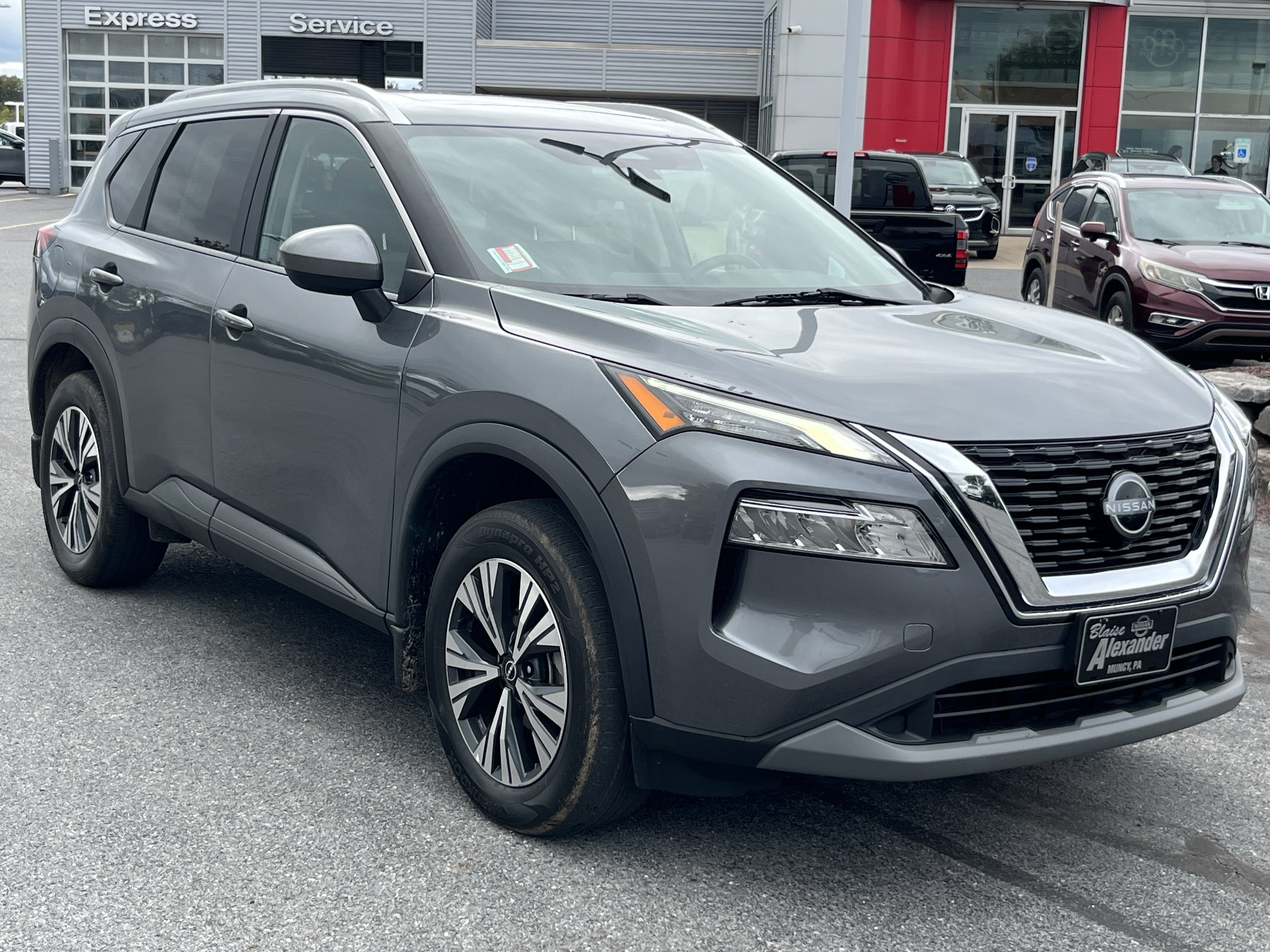Used 2023 Nissan Rogue SV w/ SV Premium B Package AWD/4WD image 1