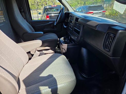 Used 2014 GMC Savana 2500 G2500 Cargo image 21