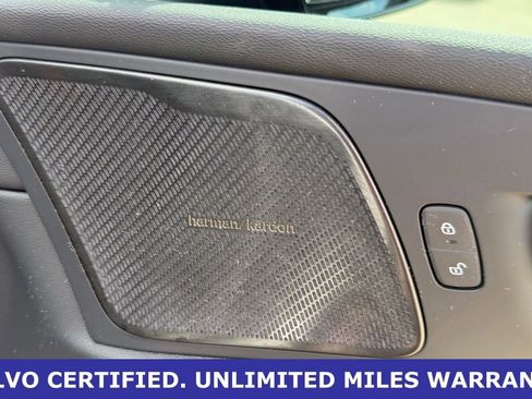 Certified 2023 Volvo XC60 B5 Plus w/ Climate Package AWD/4WD image 11