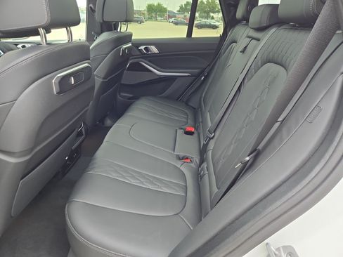 Used 2025 BMW X5 xDrive50e AWD/4WD image 29