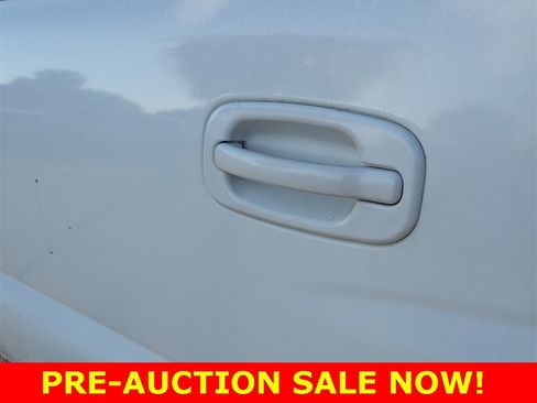 Used 2005 GMC Yukon SLT w/ SLT Preferred Equipment Group image 17