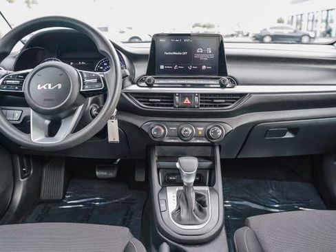 Certified 2022 Kia Forte LXS image 13