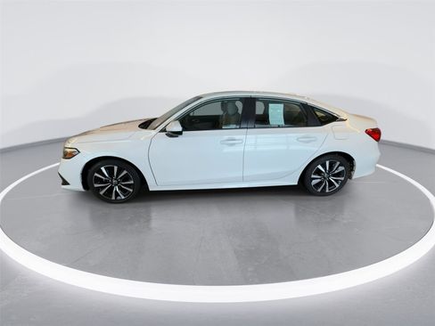 Used 2024 Honda Civic EX image 4