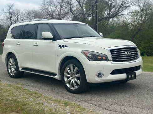 Used 2014 INFINITI QX80 4WD w/ Deluxe Touring Package image 3