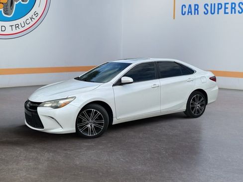 Used 2016 Toyota Camry SE FWD image 2