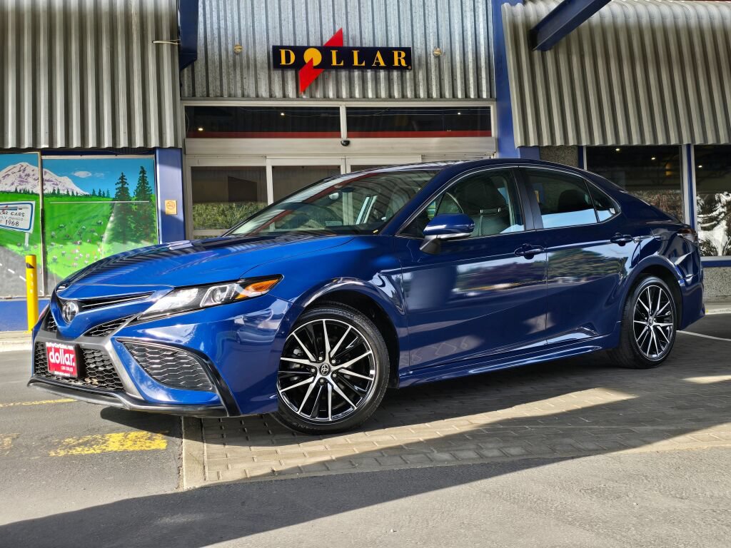 Used 2024 Toyota Camry SE w/ Cold Weather Package FWD image 1