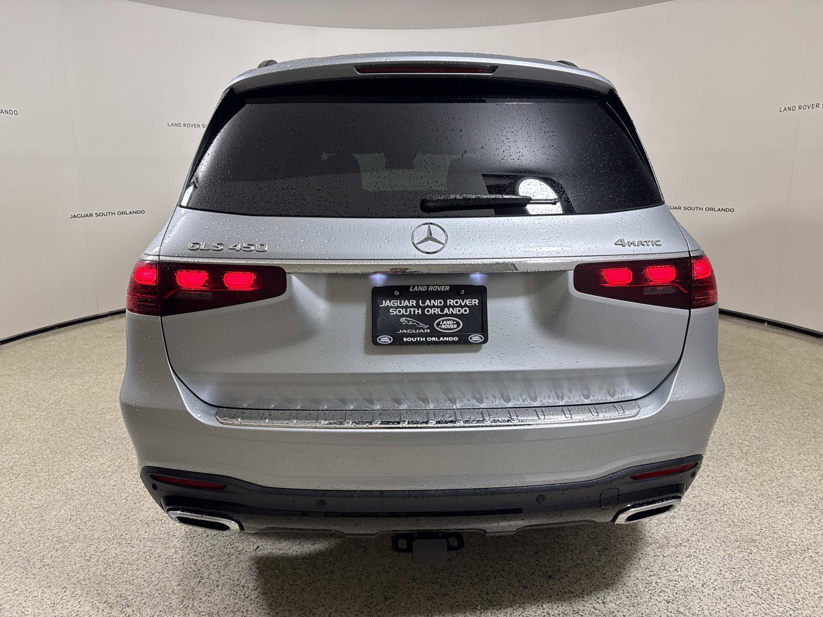 Used 2024 Mercedes-Benz GLS 450 4MATIC image 4