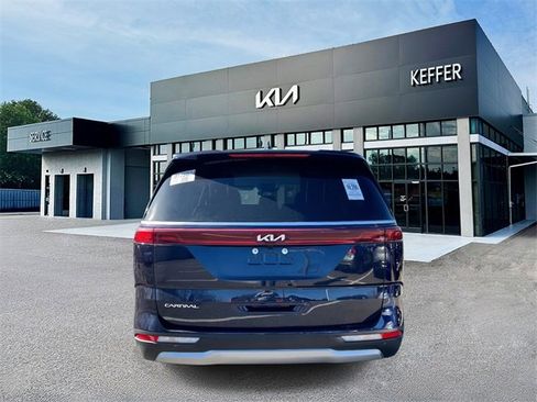 Certified 2024 Kia Carnival LX image 7