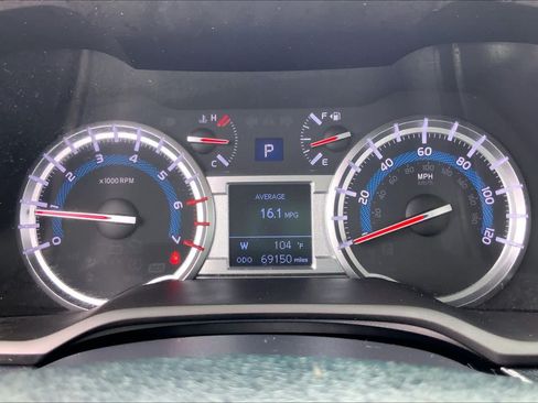 Used 2017 Toyota 4Runner TRD Off-Road Premium AWD/4WD image 25