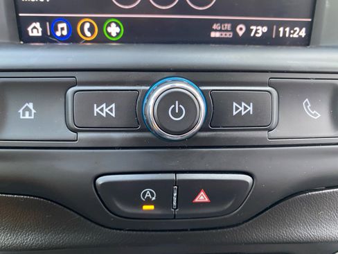 Used 2022 GMC Terrain SLE w/ Driver Convenience Package image 17