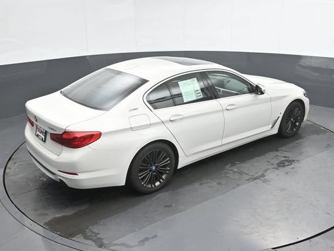 Used 2019 BMW 530e xDrive w/ Convenience Package AWD/4WD image 34