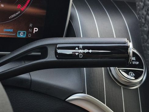 Certified 2025 Mercedes-Benz GLC 300 image 29