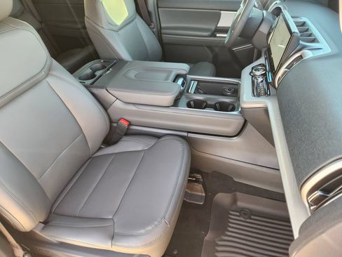 New 2026 Ford Expedition Active RWD image 14