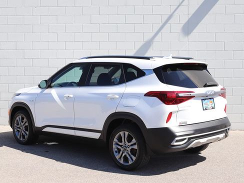 Used 2023 Kia Seltos S AWD/4WD image 2