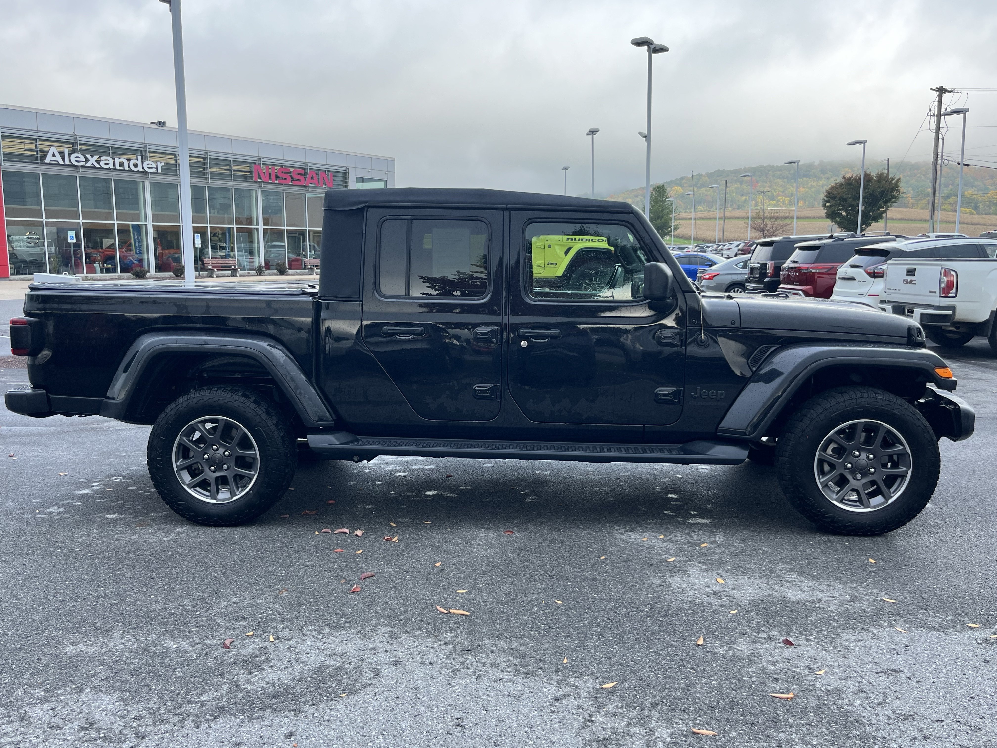 Used 2020 Jeep Gladiator Sport AWD/4WD image 2