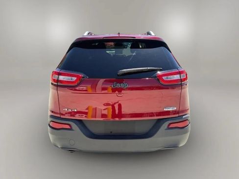 Used 2016 Jeep Cherokee Latitude AWD/4WD image 6