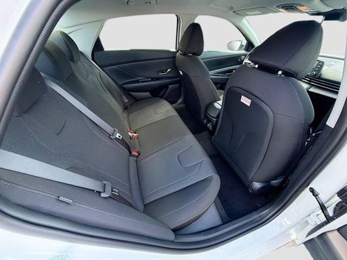 New 2026 Hyundai Elantra SE image 24