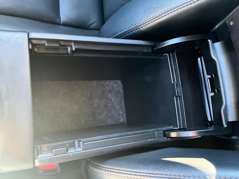 Used 2016 Toyota Avalon XLE FWD image 25