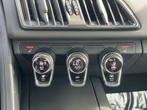 Used 2017 Audi R8 V10 image 24