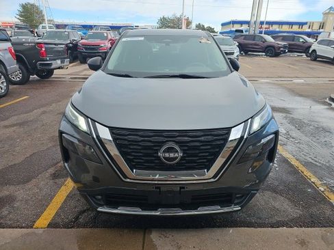 Used 2023 Nissan Rogue S image 9