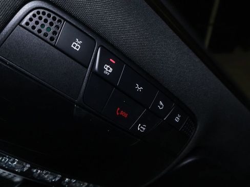 Used 2020 Mercedes-Benz C 300 4MATIC Sedan image 29