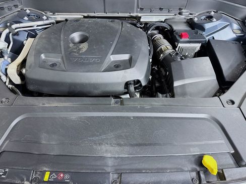 Used 2022 Volvo XC90 T6 Momentum w/ Advanced Package image 39