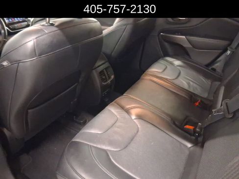 Used 2019 Jeep Cherokee Limited image 6