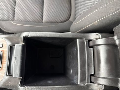 Used 2023 GMC Acadia SLE w/ Driver Convenience Package image 37