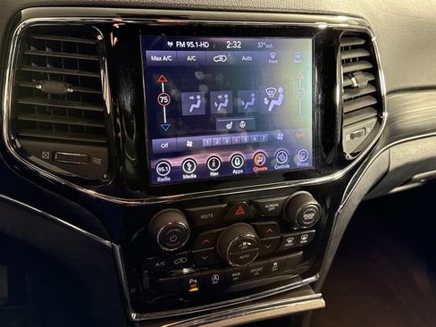 Used 2019 Jeep Grand Cherokee Limited AWD/4WD image 29