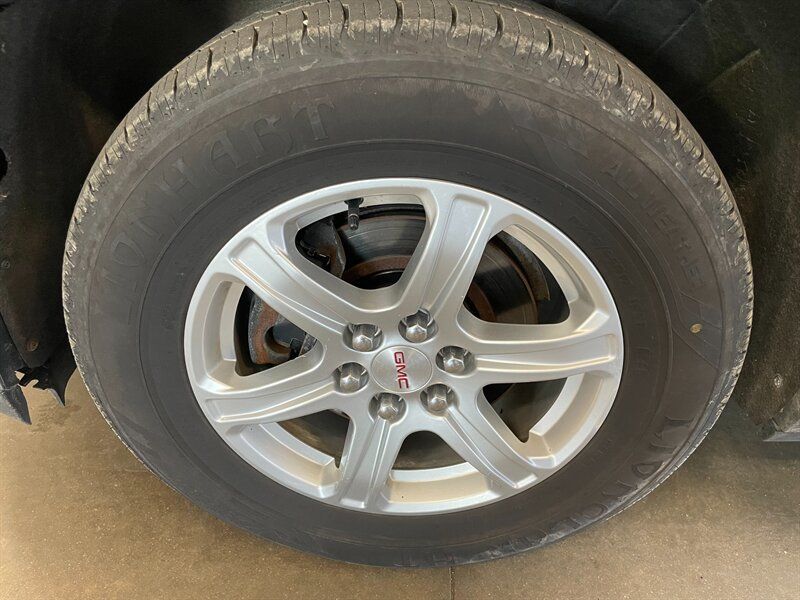 Used 2018 GMC Acadia SLE AWD/4WD image 23