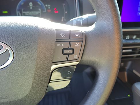 Used 2025 Toyota Camry LE FWD image 23