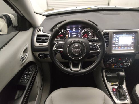 Used 2017 Jeep Compass Latitude w/ Popular Equipment Group FWD image 22