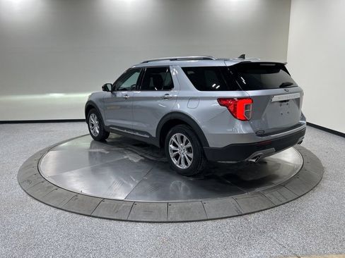 Certified 2023 Ford Explorer Limited w/ Equipment Group 301A image 9