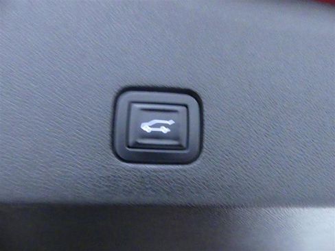 Used 2022 Cadillac XT6 Sport w/ Platinum Package image 34