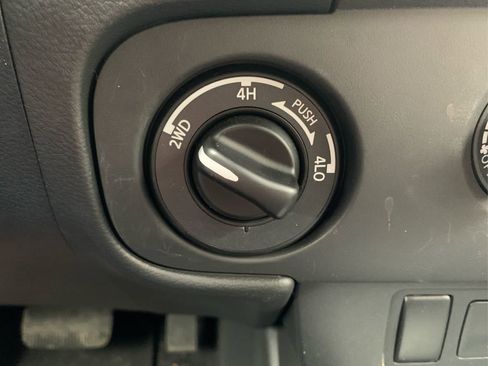 Used 2025 Nissan Frontier S w/ S Utility Package image 23