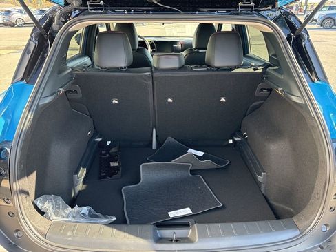 New 2025 Nissan Kicks SR FWD image 14