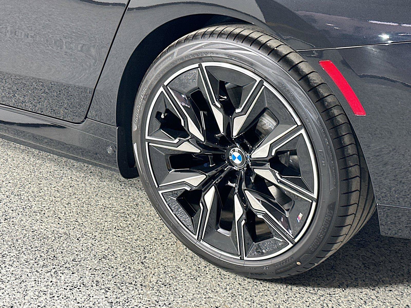 Used 2025 BMW i7 xDrive60 AWD/4WD image 20