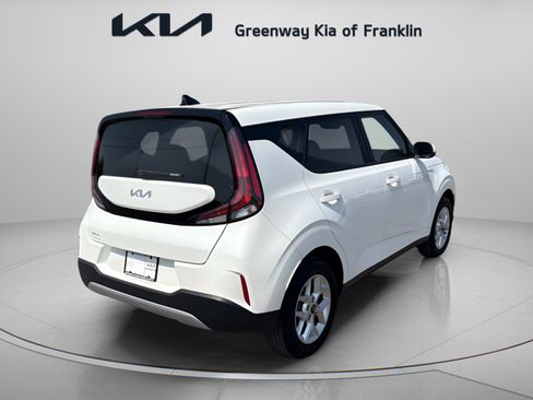 Used 2025 Kia Soul LX w/ LX Technology Package FWD image 7