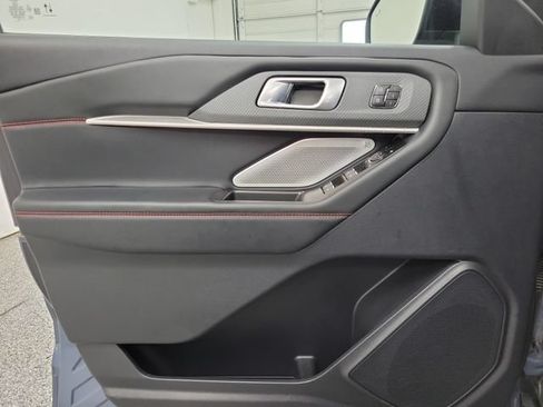 Certified 2025 Ford Explorer ST AWD/4WD image 17
