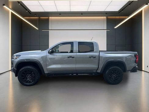 Used 2024 Chevrolet Colorado Trail Boss w/ Technology Package AWD/4WD image 2