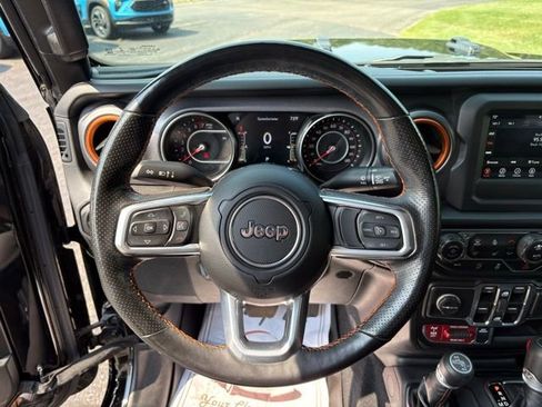 Used 2021 Jeep Gladiator Mojave w/ Cold Weather Group image 19