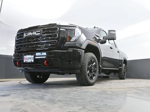 New 2026 GMC Sierra 2500 AT4 w/ AT4 Premium Plus Package AWD/4WD image 40