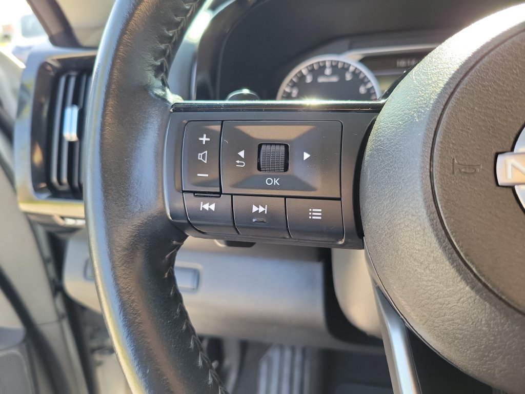 Certified 2023 Nissan Pathfinder SV FWD image 24