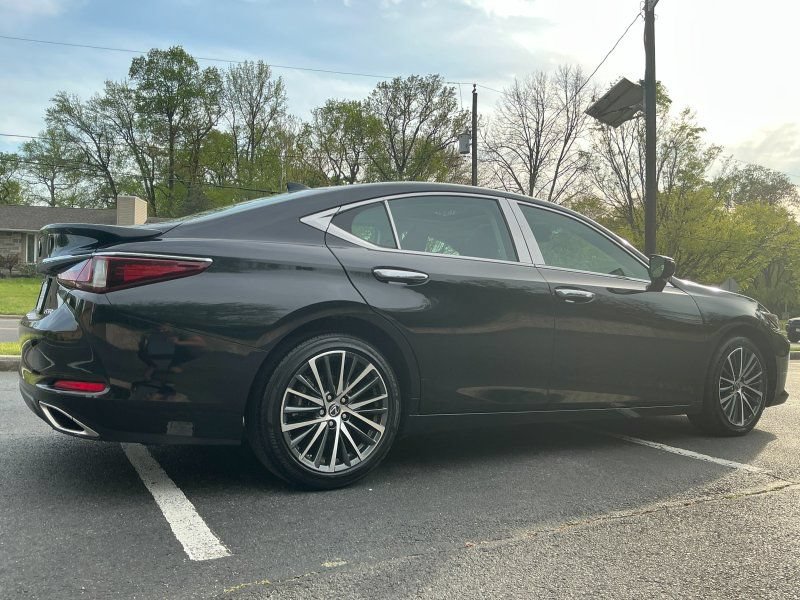 Used 2022 Lexus ES 350 w/ Premium Package FWD image 5