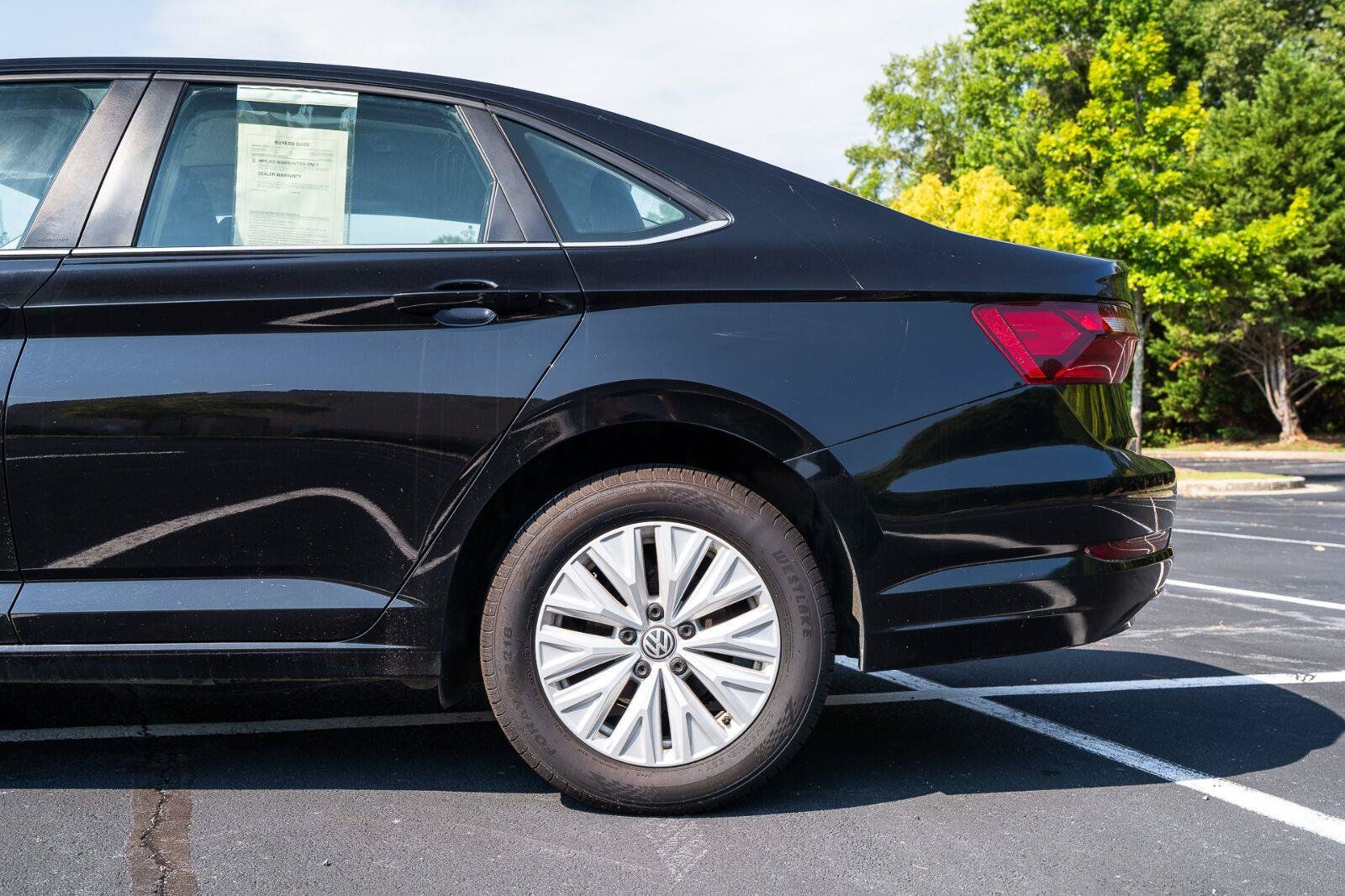 Used 2021 Volkswagen Jetta SE FWD image 5