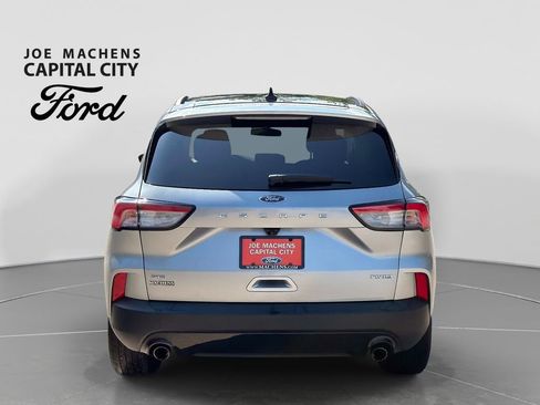 Used 2022 Ford Escape SE w/ SE Sport Appearance Package AWD/4WD image 6