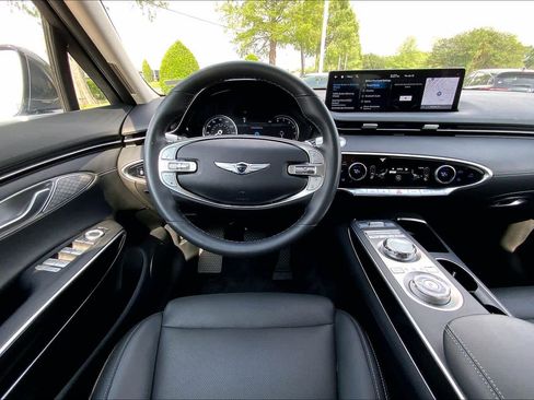 Used 2025 Genesis GV70 2.5T AWD/4WD image 6